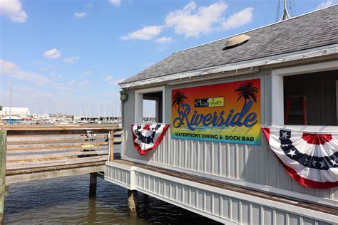 Stan and joes riverside - Beautiful Saturday here at Stan & Joe's Riverside. Join us for dinner, all the views and who knows - you may even see the famous Galesville Sandhill...